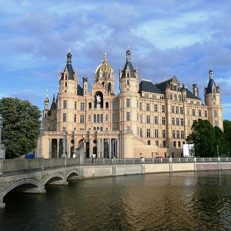 Gasthof Zur Guten Quelle Schwerin  Exterior foto